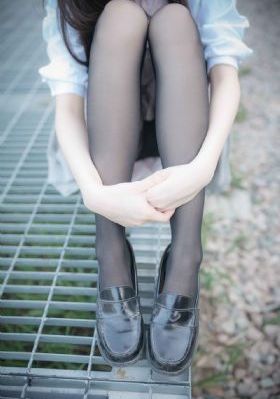 刻晴被史莱姆无情注入外网_高清在线观看