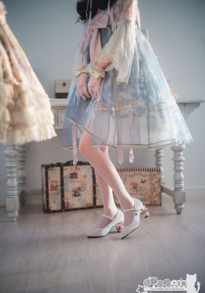 操大屁股美女逼视频_1080P视频大全